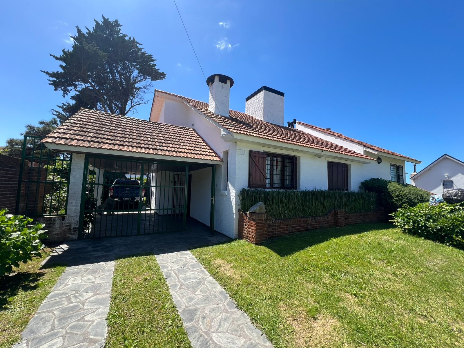 CHALET VERANO ACANTILADOS